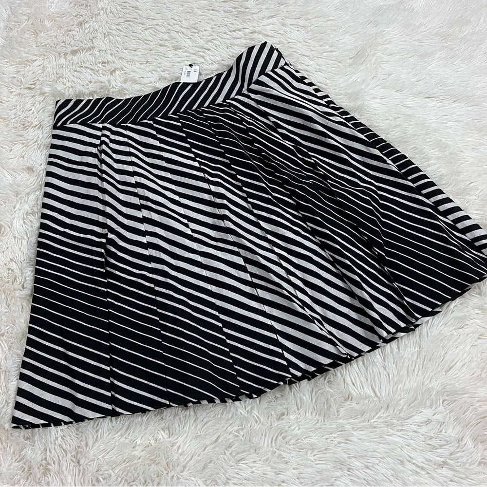 The Limited | pleated | Black and white stripes skirt NWT